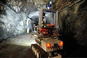 Ein ferngesteuertes Gerät in einem Tunnel