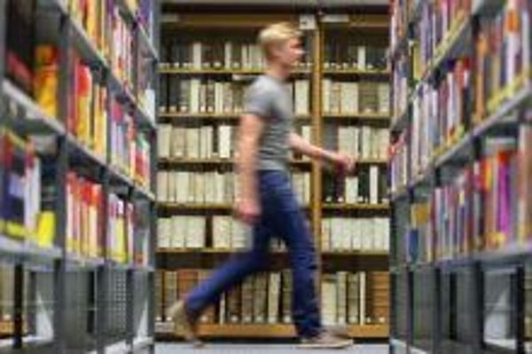 Studierende in der Bibliothek der TU Clausthal